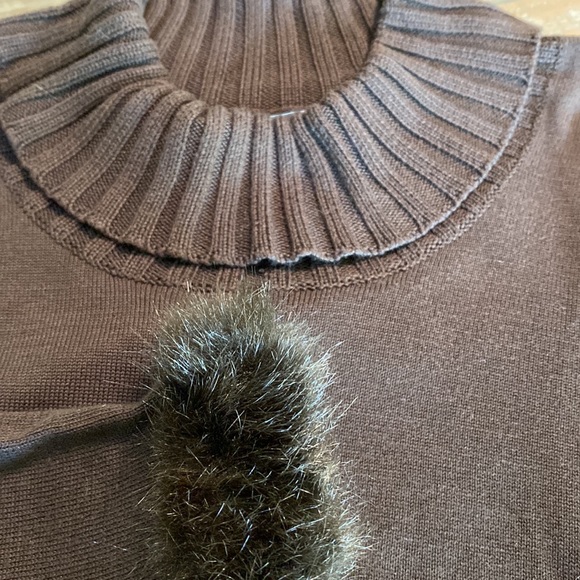 Brown Sweater with Fur Cuffs | Size Small - Picture 5 of 5